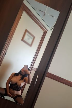 Είμαι η Ιρίνα Μολδαβέζα 24 χρονών