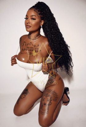 Alina Vip 6984063402